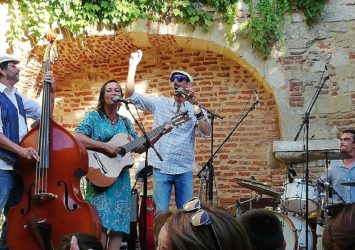 Balade musicale sur la route de la chanson française ! Macha 1