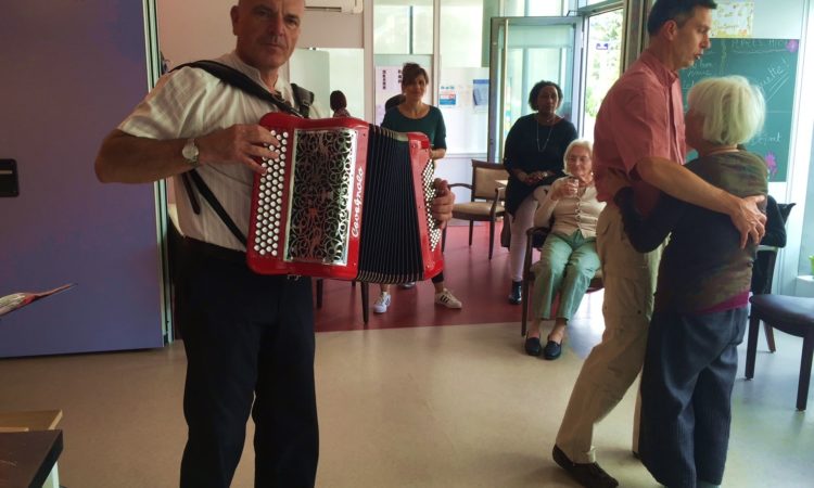 Spectacle accordéon pour animations seniors 3