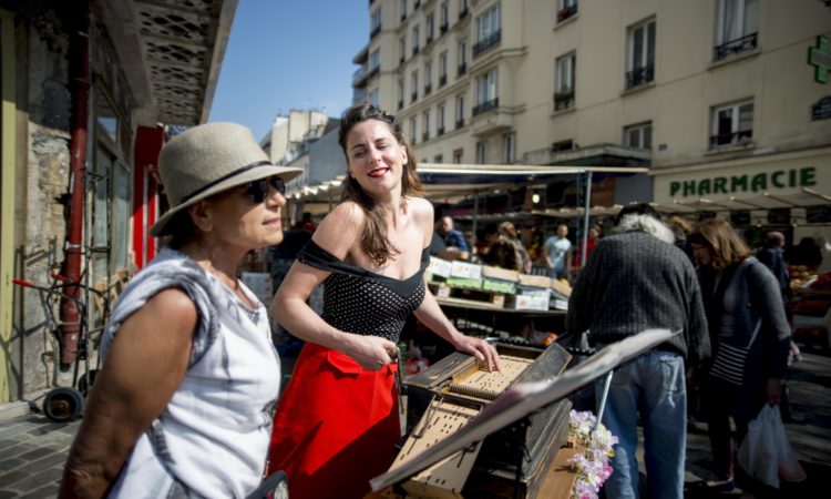 Chansons à l’orgue de Barbarie, L'enjoliveuse 5