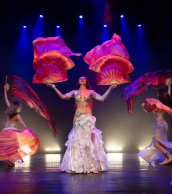 Danseuse orientale, spectacle Mille et Une Nuits avec Clara Farah 1