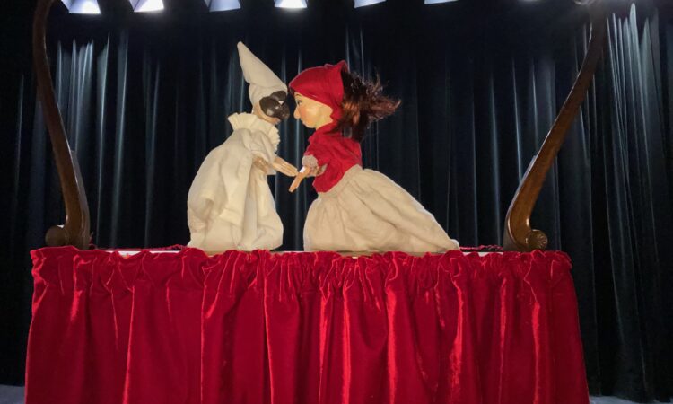 La chanson de Pulcinella, spectacle de marionnettes à gaine pour tout public EHPAD er résidences senior -2